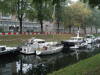Canal vieuw, meeting, sunny, easy going, boats HD wallpaper