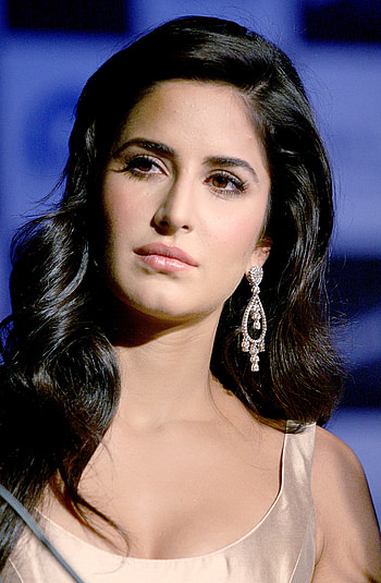 Katrina Kaif, Kashmir memories, Emotional journey, Bollywood news HD phone wallpaper