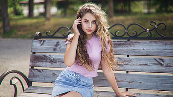 Blue Eyes Girl Sitting On Bench, blue-eyes, girls, model HD wallpaper