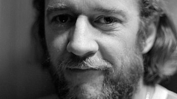 George Carlin, Comedy genius, Timeless humor, Legendary performances HD wallpaper