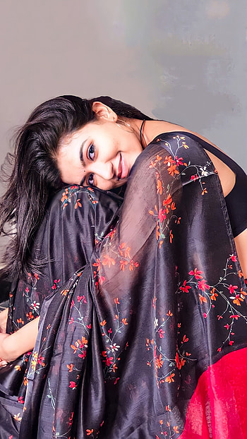 Anju Kurien, malayalam actress, saree beauty HD phone wallpaper