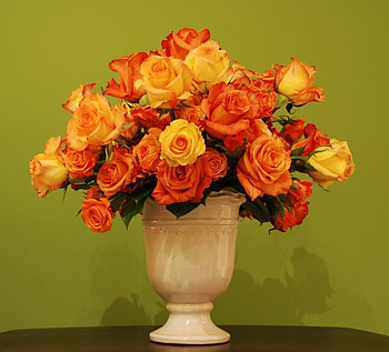 roses, reception desk, still life, arrangement HD wallpaper