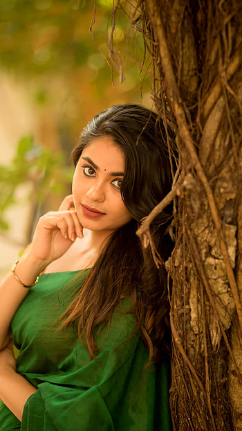 Monica chinnakotla, telugu actress, saree beauty HD phone wallpaper