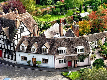 Warwick, trees, houses, sidewalk HD wallpaper