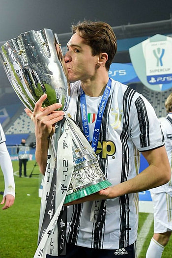Chiesa, sports uniform, Juve HD phone wallpaper