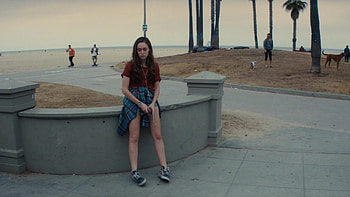 Alicia Clark possibly containing a sign entitled Alicia Clark - Fear the Walking Dead Screencaps HD wallpaper