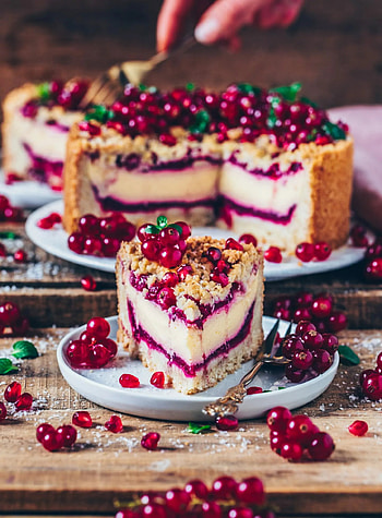 Red currant cheesecake, Irresistible dessert, Decadent and sweet, Vegan delight HD phone wallpaper