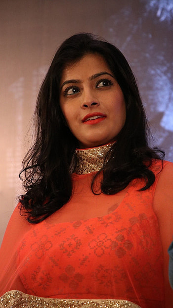 Vara Lakshmi, tamil actress HD phone wallpaper
