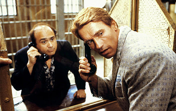Twins movie sequel, Arnold Schwarzenegger, Danny Devito, In the works HD wallpaper