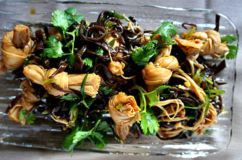 Chilled tofu knots, Enoki mushrooms, Wood Ear fungus, Salad HD wallpaper