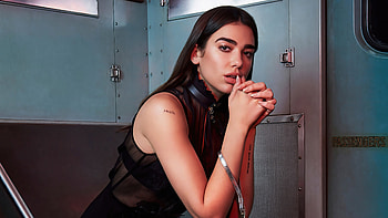 Dua Lipa hoot For Patrizia Pepe, dua-lipa, music, celebrities, girls, singer HD wallpaper