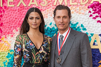 Camila Alves, Pregnancy announcement, Upset mother, First pregnancy didn't HD wallpaper
