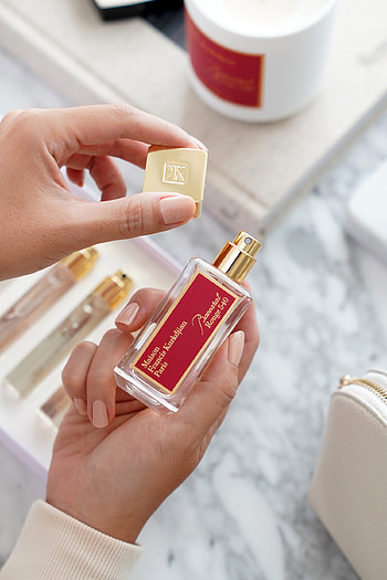 Top 5 perfumes, Personal favorites, Current obsessions, Must-have scents HD phone wallpaper