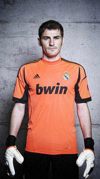 2012-13 RM Home Kit, Iker Casillas HD phone wallpaper