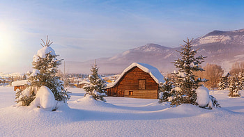 Early morning light over a fresh snow in Steamboat Springs, Colorado, barn, snow, trees, landscape, sky, mountains HD wallpaper