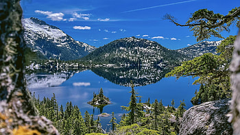 Bedwell Lake, British Columbia, island, clouds, trees, sky, canada, mountains HD wallpaper