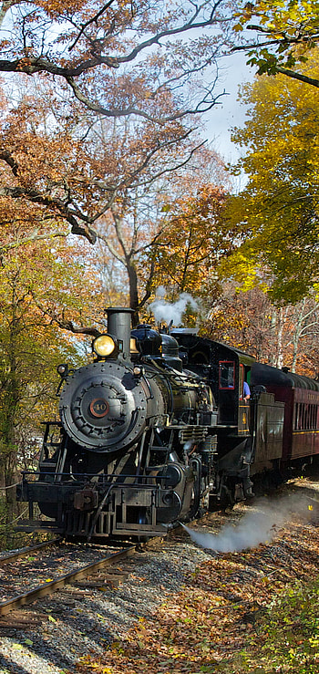 Vintage Steam Locomotive Train Vehicle — , locomotive, vehicle, train HD phone wallpaper