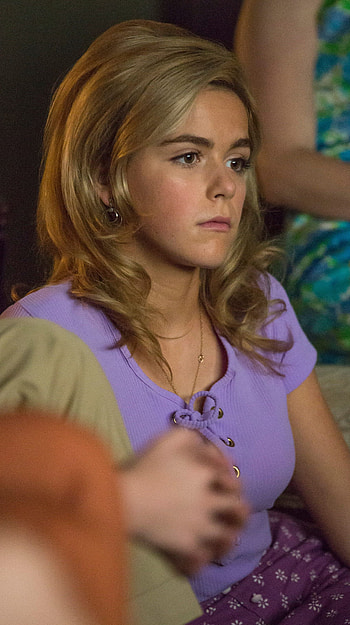 Kiernan shipka, hollywood actress, model HD phone wallpaper