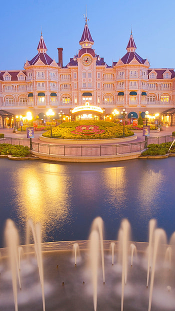 Disneyland Hotel, Paris HD phone wallpaper