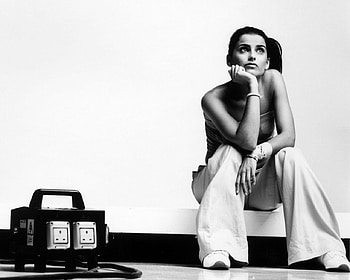 nelly furtado, singer, actress, music black n white HD wallpaper