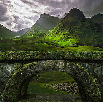 Emerald gem, rolling hills, green arch, sunlight, arch, cloudy sky, green valley HD wallpaper
