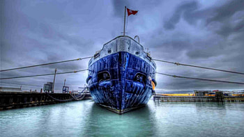 old ship tied in dock r, ropes, ship, r, flag, dock HD wallpaper