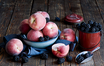 Berries and Peaches, fruit, peaches, berries, food HD wallpaper