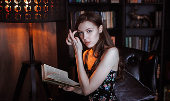 Brunette, woman, cute look, reading book HD wallpaper
