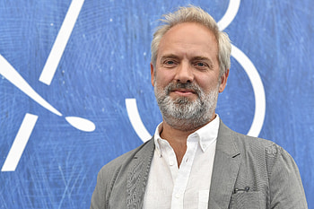 Voyeurs Motel project, James Bond return, Sam Mendes decision HD wallpaper