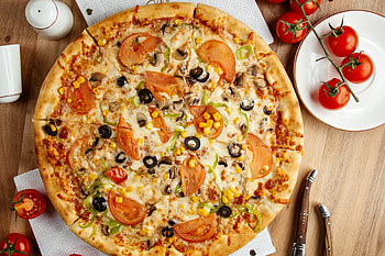 Loaded Pizza Feast, food, pizza HD wallpaper
