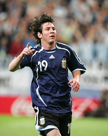 La joven leyenda, soccer, Argentina, sports_jersey, football, messi, football HD phone wallpaper