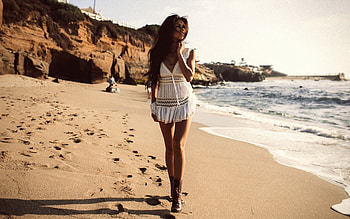 Woman, style, sand, model, brunette, frame, girl, beach, desert HD wallpaper