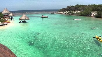 Life in Roatn, Pirates' den, Hotel experience, Caribbean vibes HD wallpaper