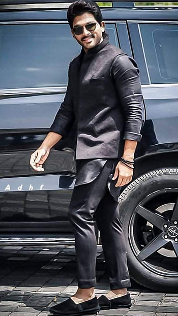 Allu Arjun Pushpa, Luxury Car, Background HD phone wallpaper