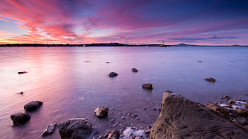 Half Moon Bay Marnia, nature, moon, river, sky, rocks HD wallpaper