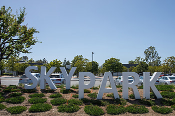 Office park sale, Irvine, Return of demand HD wallpaper