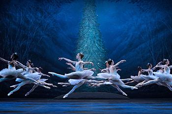 Christmas tradition endures, Microsoft , hub, Christmas HD wallpaper