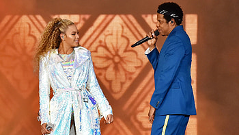 Beyonce's reaction, Jay-Z scaring her, Mid song surprise, Stylecaster HD wallpaper