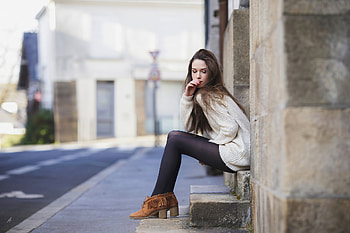 Girl Sitting Messy Hair Outdoor, girls, model HD wallpaper