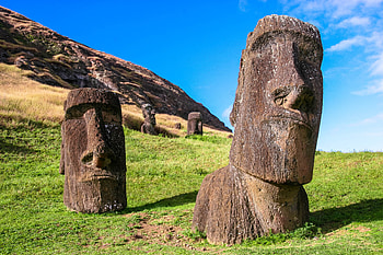 Rapa Nui, Chilean island, Travel destination, Cultural heritage HD wallpaper