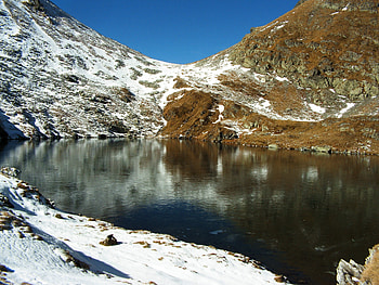 A frozen lake, frozen, autumn, beautiful, mountains, lake HD wallpaper