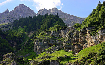 Mountain Green Part, towering, canyon, green, mountain HD wallpaper