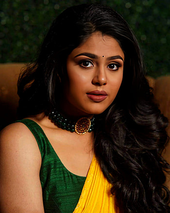 Faria Abdullah, head, Telugu_actress HD phone wallpaper