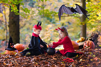 Happy Halloween!, children, horns, bat, girl, copil, demon, witch, halloween, boy, costume, pumpkin, pot HD wallpaper