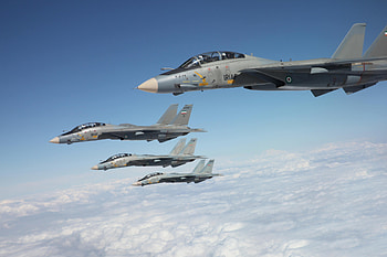 Iranian F-14 Tomcat crashed last year mistakenly downed by Iranian Air Defense? HD wallpaper