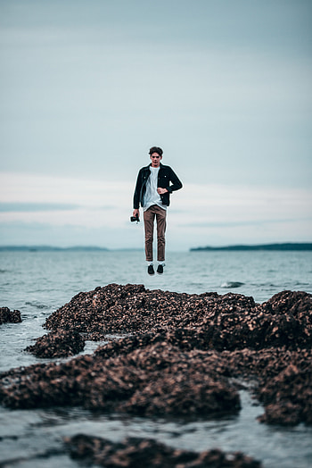 Sea, Coast, Miscellanea, Miscellaneous, Human, Person, Bounce, Levitation HD phone wallpaper