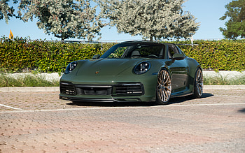 Porsche 911 Turbo S, 2022, front view, exterior, green Porsche 911, green sports coupe, german sports cars, Porsche HD wallpaper