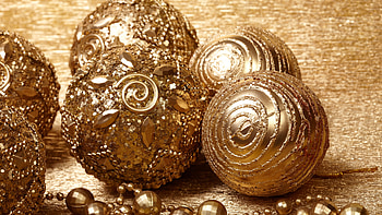 Gold Christmas decorations, Luxurious ambiance, Ultra , Rich colors HD wallpaper