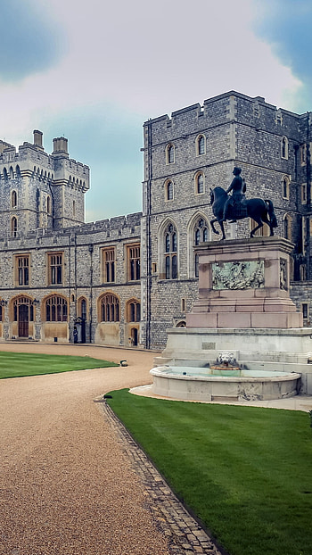 Upper ward quadrangle, Windsor Castle, Architectural beauty, Berkshire charm HD phone wallpaper