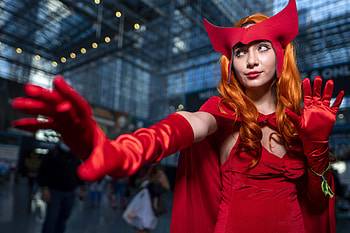 Comic-Con live event, Costumed revelers, New York atmosphere, Subdued celebration HD wallpaper
